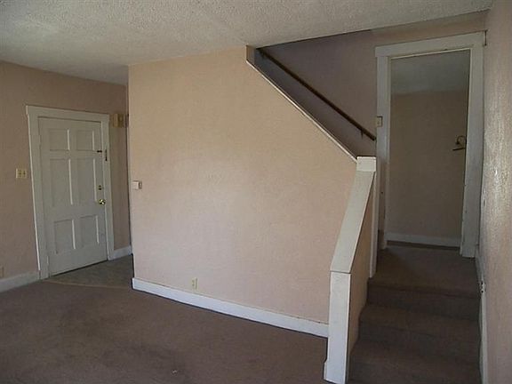 3rd image of 749 E Main St