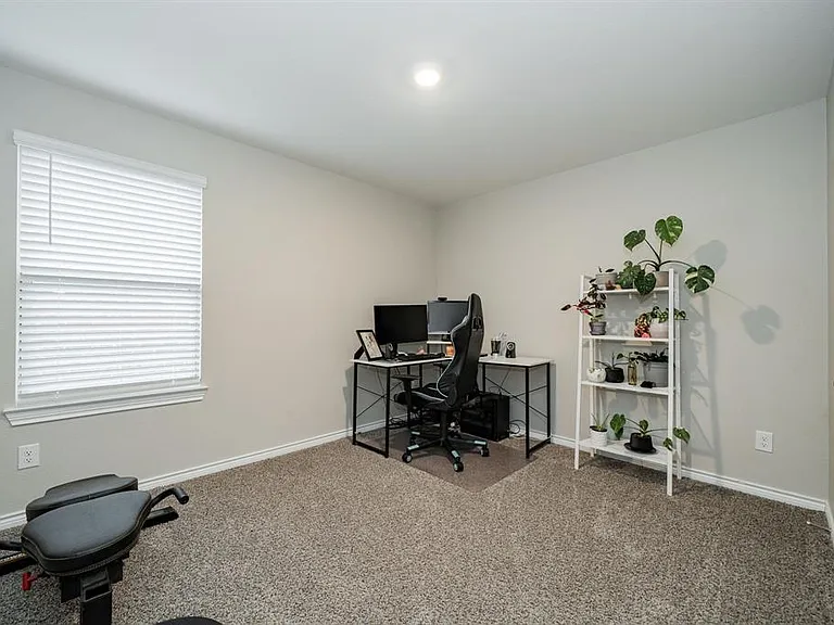 807 Sunrise Ln — Photo 13