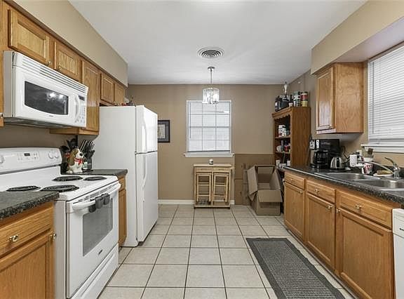 5th image of 6211 Catina St