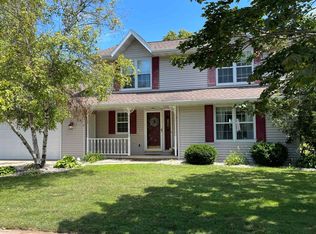 1240 Hillcrest Hts, Green Bay, WI 54313