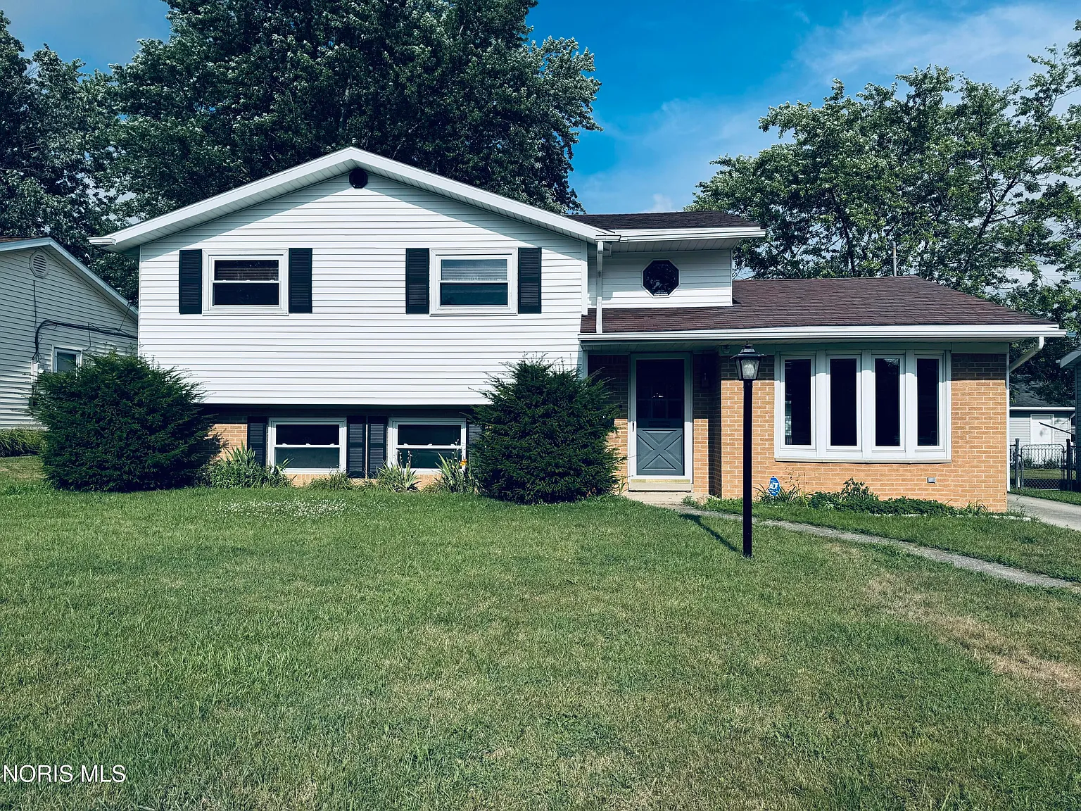 2605 Eton Pl photo 1