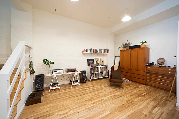 Rented by Compass | media 2