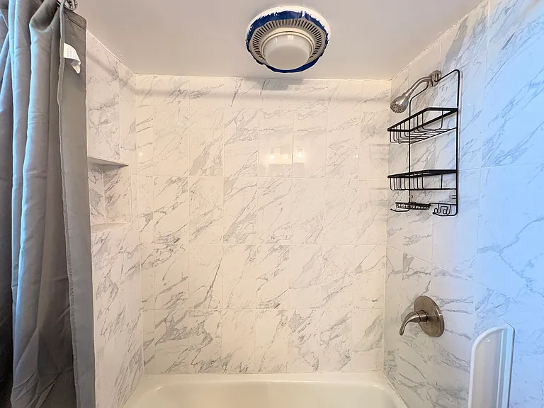 1045 Flemington St — Photo 13