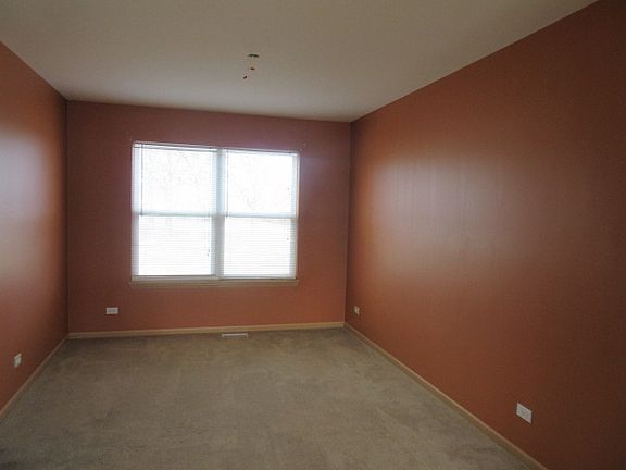 5th image of 466 Fairway Ln