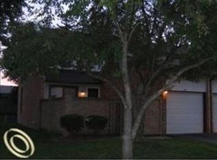 37307 Clubhouse Dr, Sterling Heights, MI 48312
