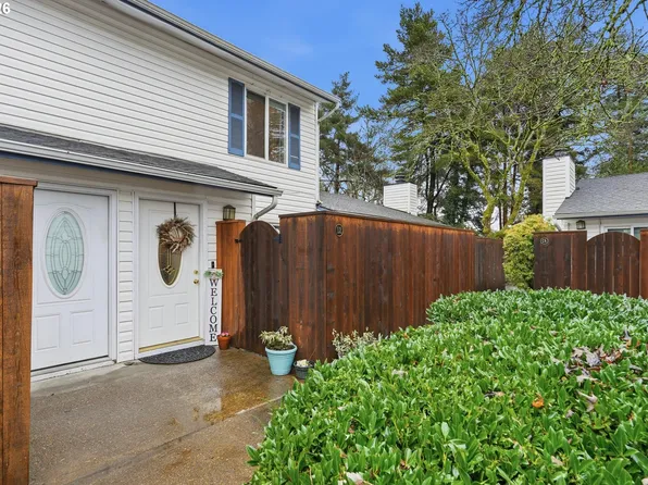 28740 SW Parkway Ave APT D2, Wilsonville, OR 97070