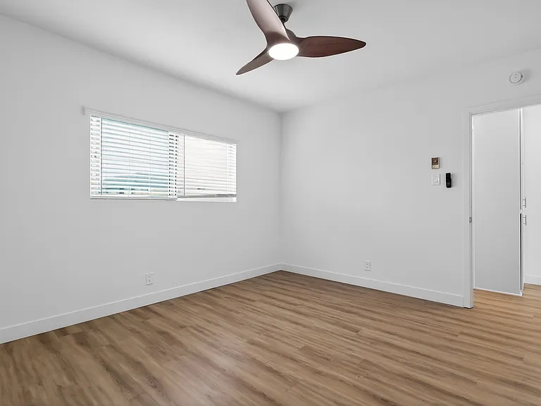 2425 Carson St #22 — Photo 14