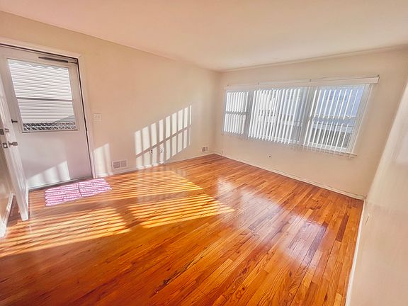 3rd image of 16 Dunbar St #1