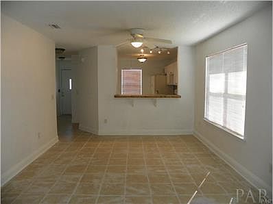 4th image of 2048 Marquesas Ln