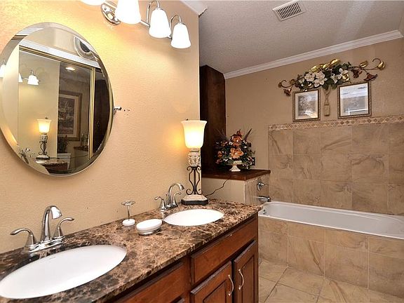 4th image of 1386 Roan Dr