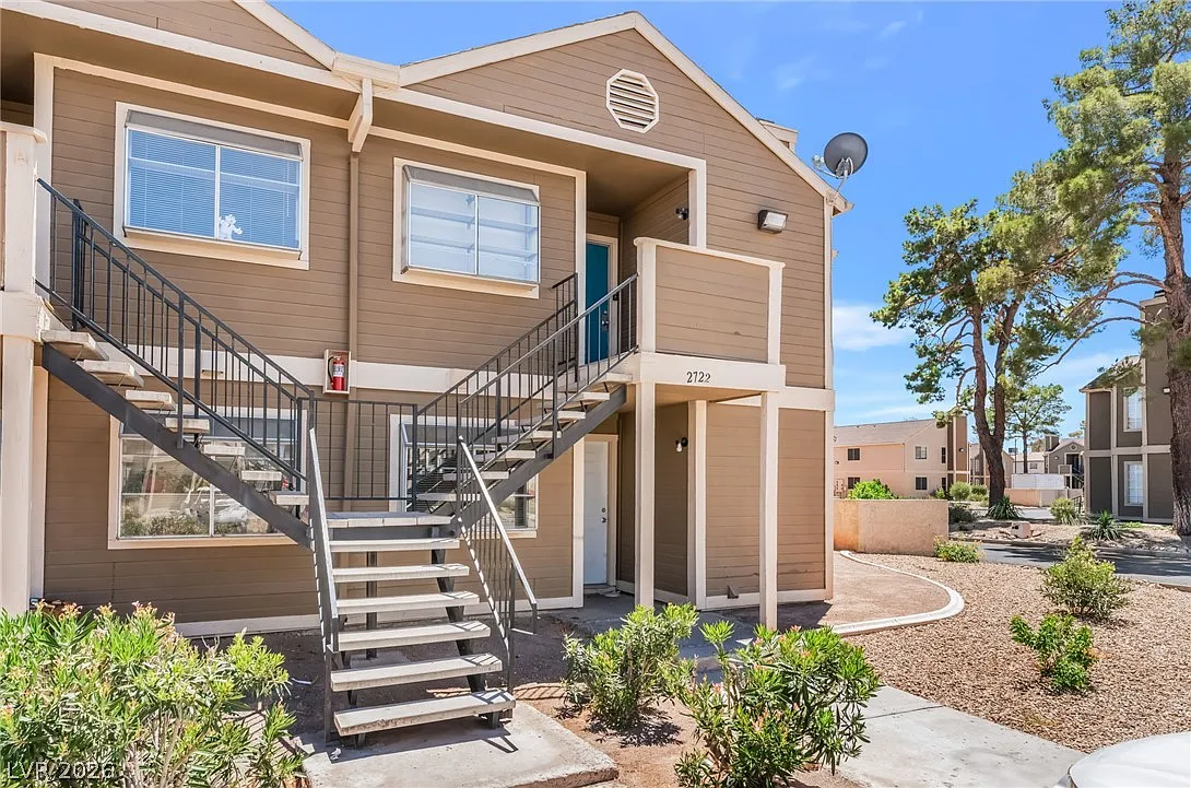 2 bed, 1.0 bath, 3112 sqft, $950 — Photo 2