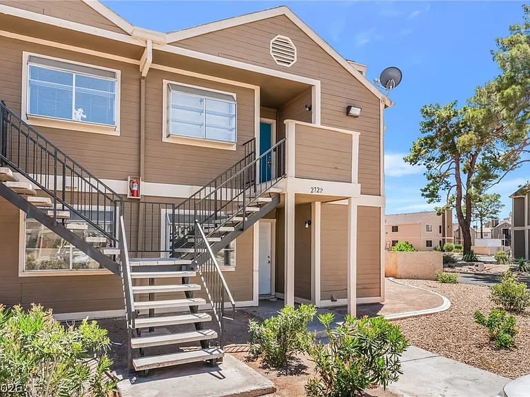 2722 Alicialynn Way #B — Photo 2
