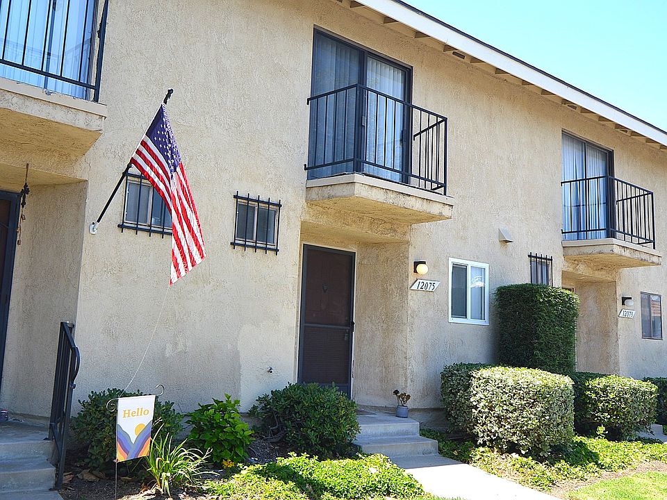 Front of Home - Middle Townhouse