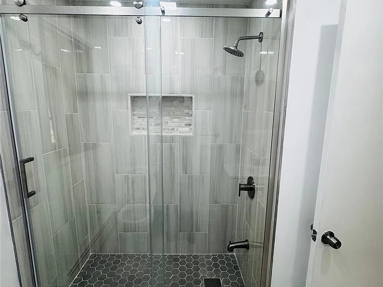 605 E Susquehanna St — Photo 14