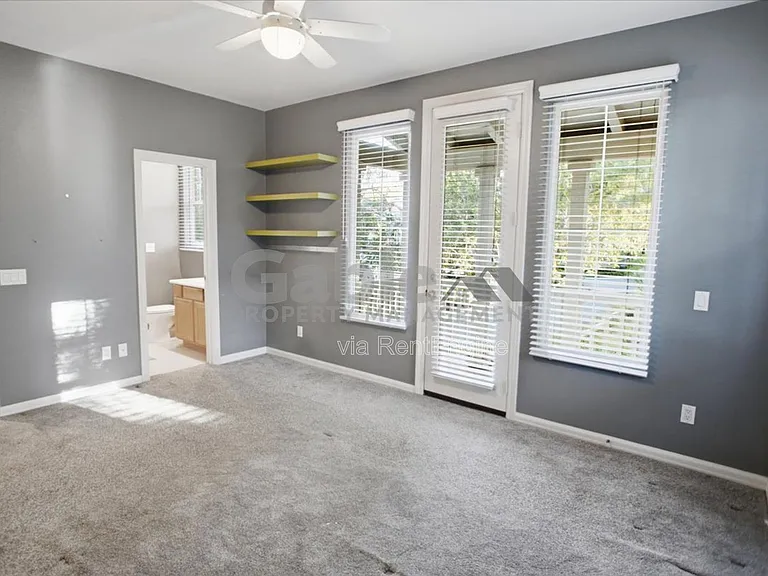 26925 Carmelita Dr — Photo 17