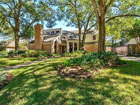 3rd image of 11531 Long Pine Dr
