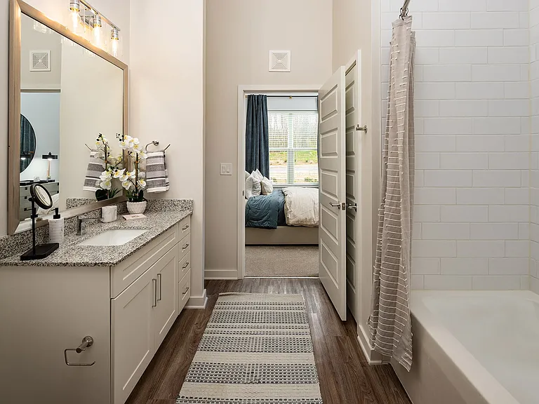 Aura Creekside Apartments — Photo 16