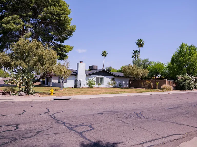 1905 E Pegasus Dr — Photo 3