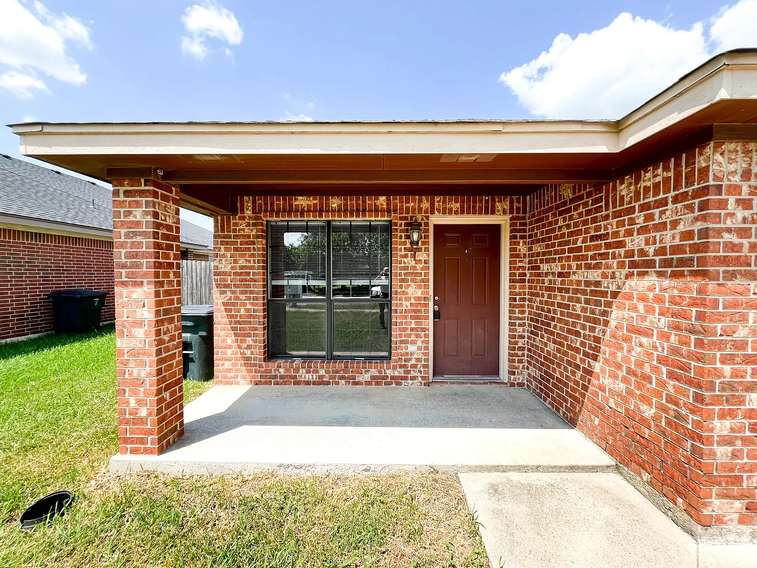 3 bed, 1176 sqft, $1,195 — Photo 2