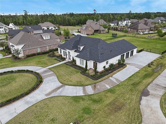 2nd image of 5911 Sawgrass Way