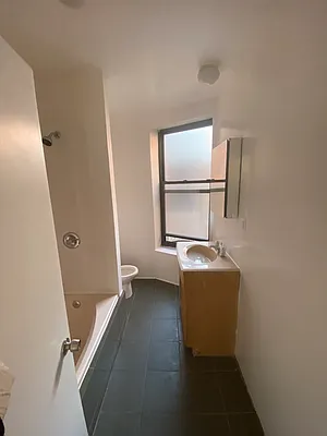 Rented by Bond New York | media 4