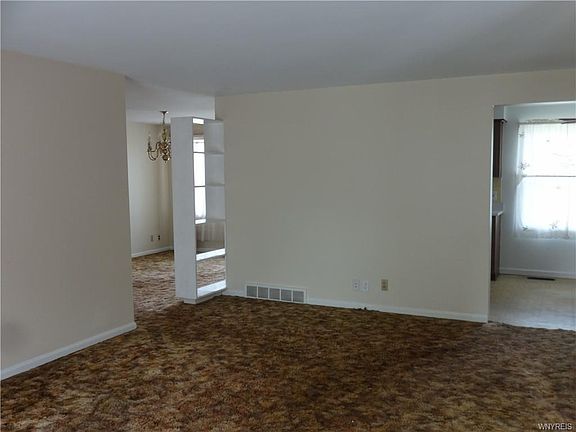 3rd image of 980 Woodstock Ave