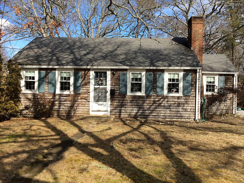 1st image of 30 Lyman Ln