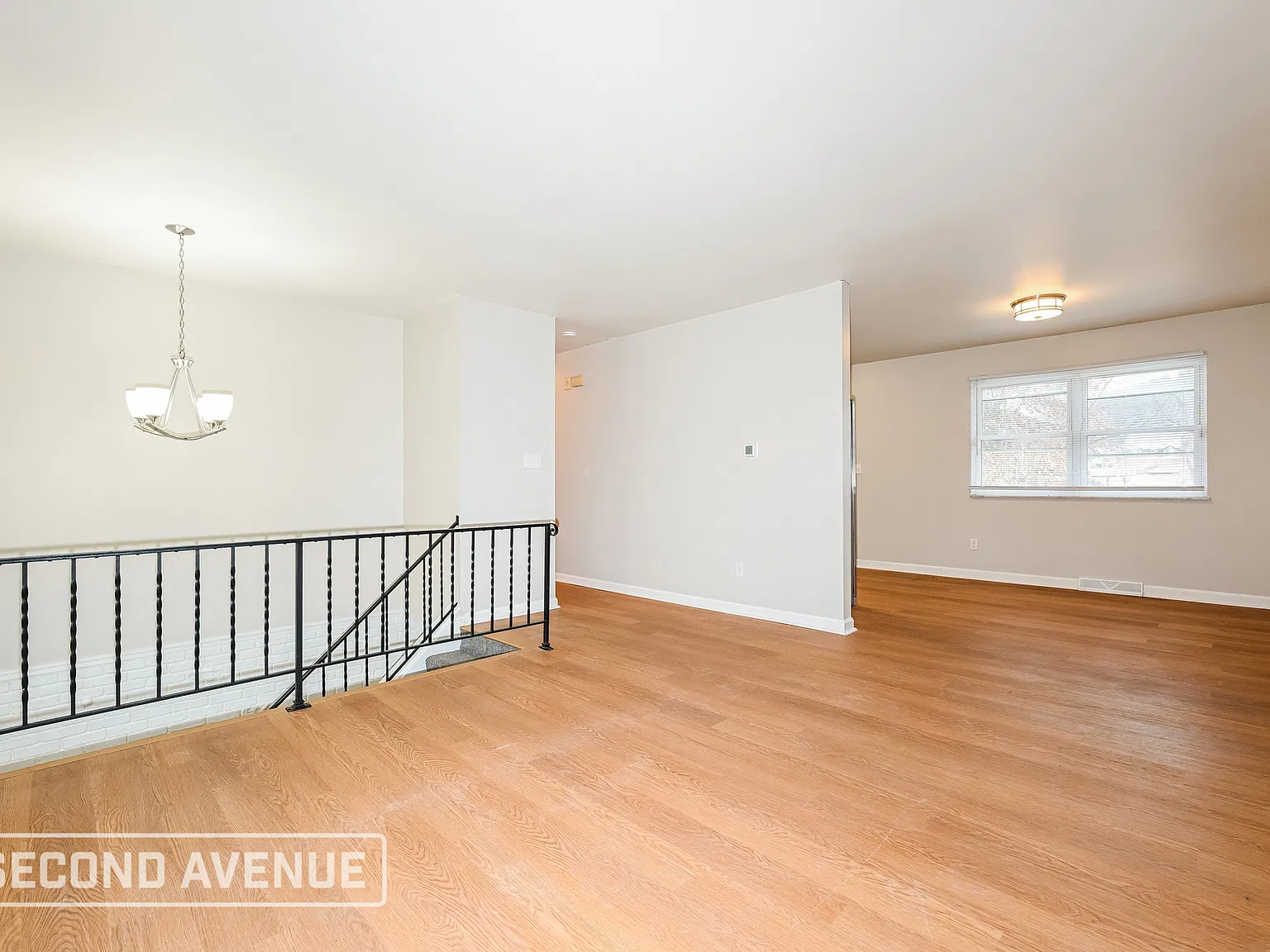 3 bed, 2.0 bath, 1286 sqft, $2,009 — Photo 4