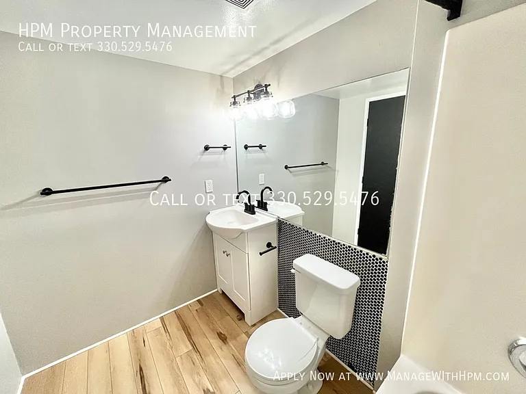 1133 W 9th Street — Photo 50