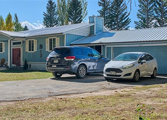 2nd image of 213 Culebra St
