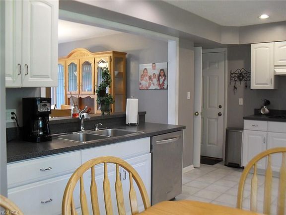3rd image of 6540 Glenwillow Dr