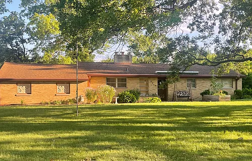 3719 Lorrain Rd Photo 1