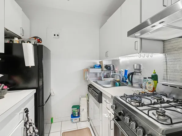 111 3rd Avenue image 4 of 6