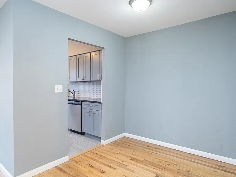 9 Exeter Rd #1 — Photo 5