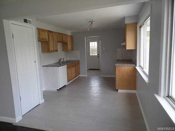 5th image of 464 Wendel Ave