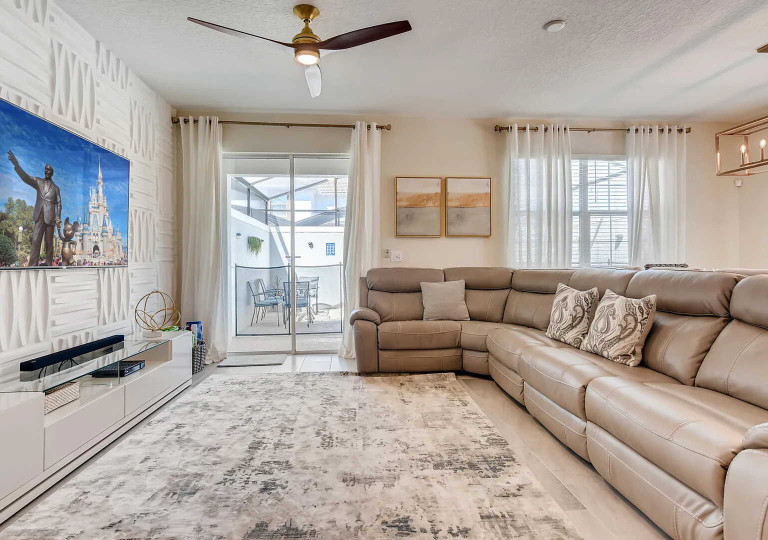 4801 ML - Ideal Retreat Townhome Oasis with Pool — Photo 1