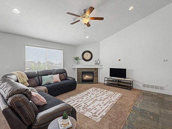 3rd image of 632 N Badger Ln