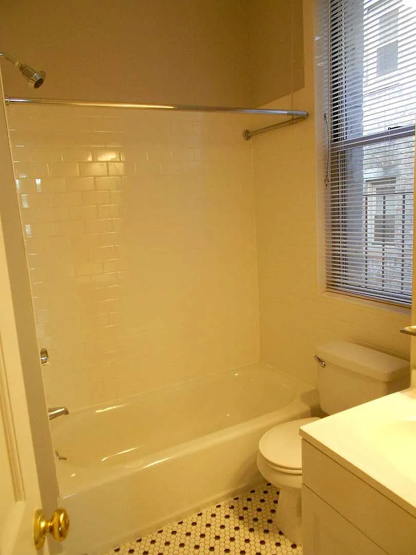 2 bed, $4,543 — Photo 2