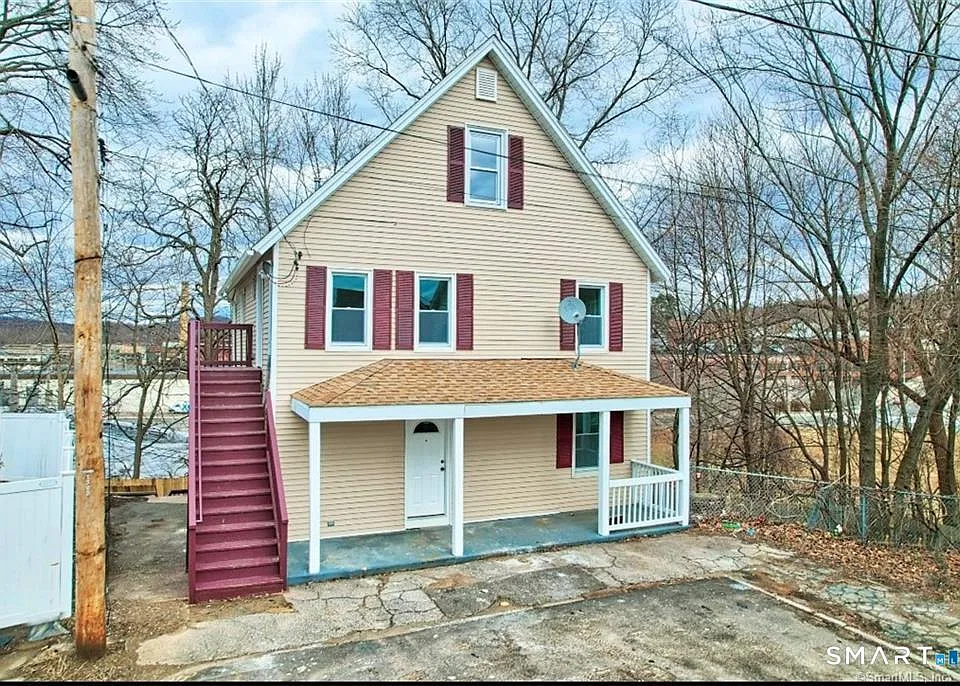 34 Lester St #2