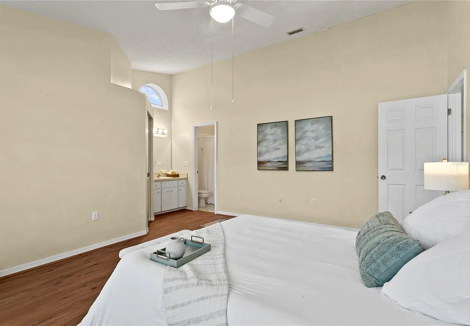 3 bed, 1331 sqft, $3,200 — Photo 4
