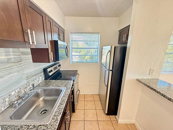 5th image of 8262 NE 1st Ave #9