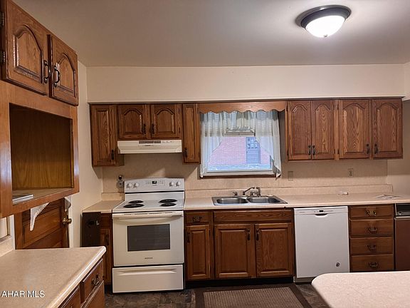 5th image of 3708 Bigler Ave