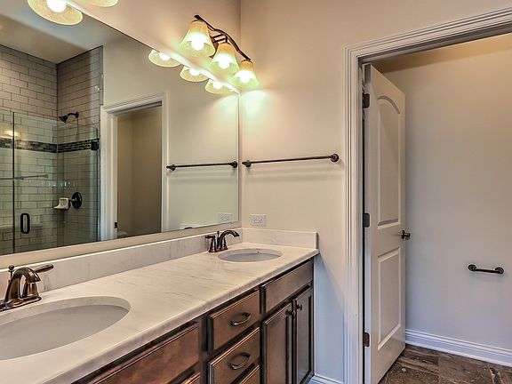 Owner s bath with dual sinks