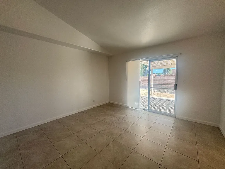 1734 Lightcap St — Photo 21