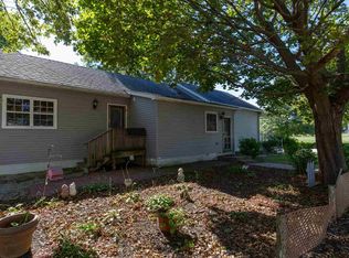 28 5th Ave, Matherville, IL 61263