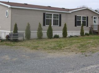 8 Willow Ln, Gloversville, NY 12078