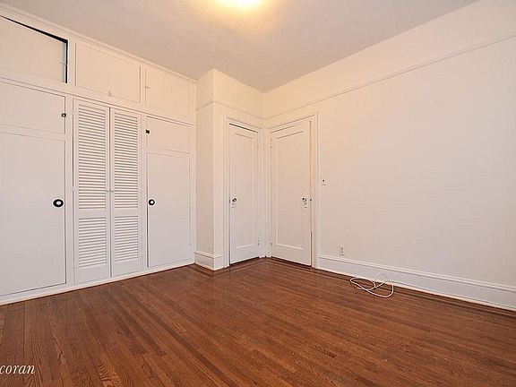 5th image of 2205 37th St APT 3I