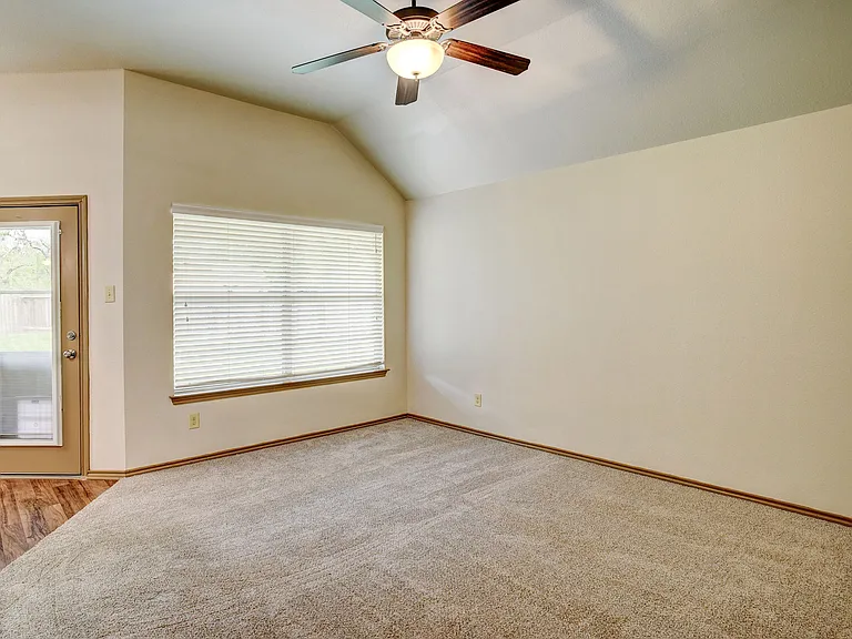 1320 Fern Ct — Photo 6