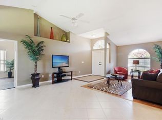 2007 E Crown Pointe Blvd, Naples, FL 34112