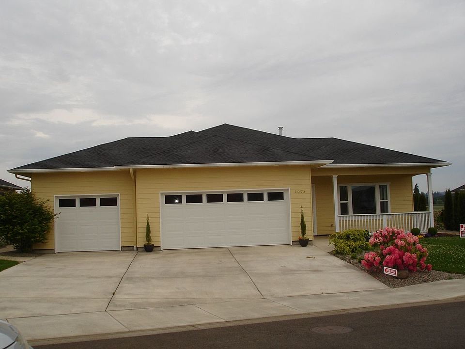 3 Car Garage